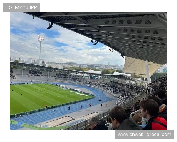 巴黎FC主场迎战朗斯,升班马挑战争冠劲旅