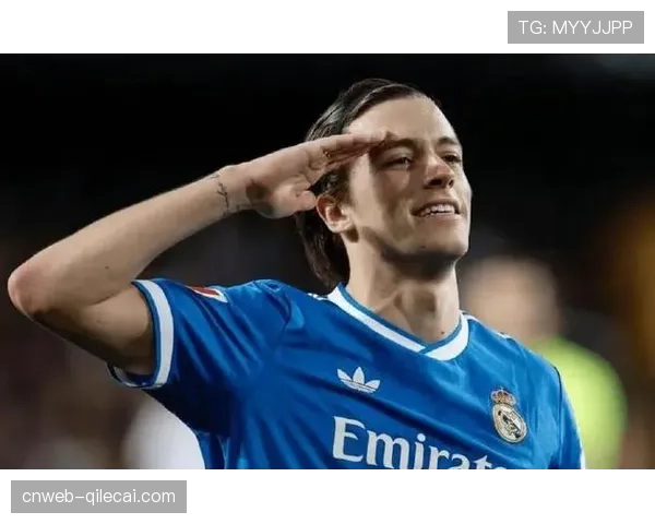 官方确认：里昂中场核心卡克雷因腿筋伤势将缺席三周